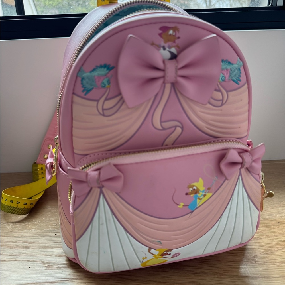 Lounge fly backpack Cinderella